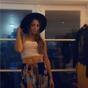 Meet your Posher, Danielle